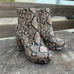 NEW Steve Madden Grate Cognac Platform Snake Skin Ankle Booties